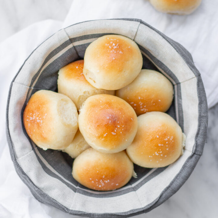 basket of dinner rolls